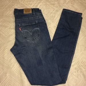 NWOT Levi’s 710 skinny jeans